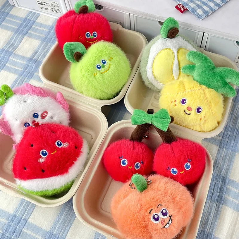 Simpatico ciondolo giocattolo di peluche di frutta Ciliegia Ananas Ciondolo bambola di peluche Accessori per borse Arazzi di peluche Arazzi Ornamento Ciondolo per borsa