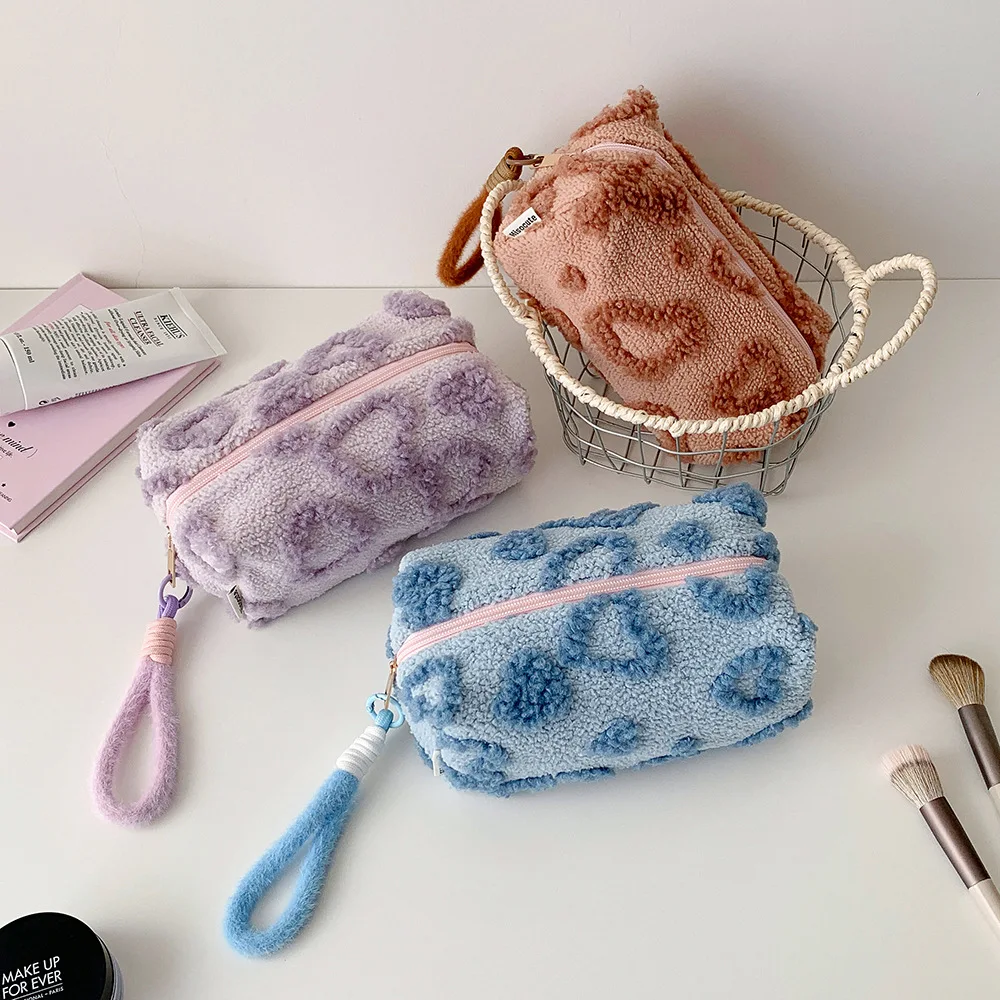 Borsa portaoggetti in peluche con cuore soffice Astuccio per matite di grande capacità Organizzatore di cancelleria per studenti