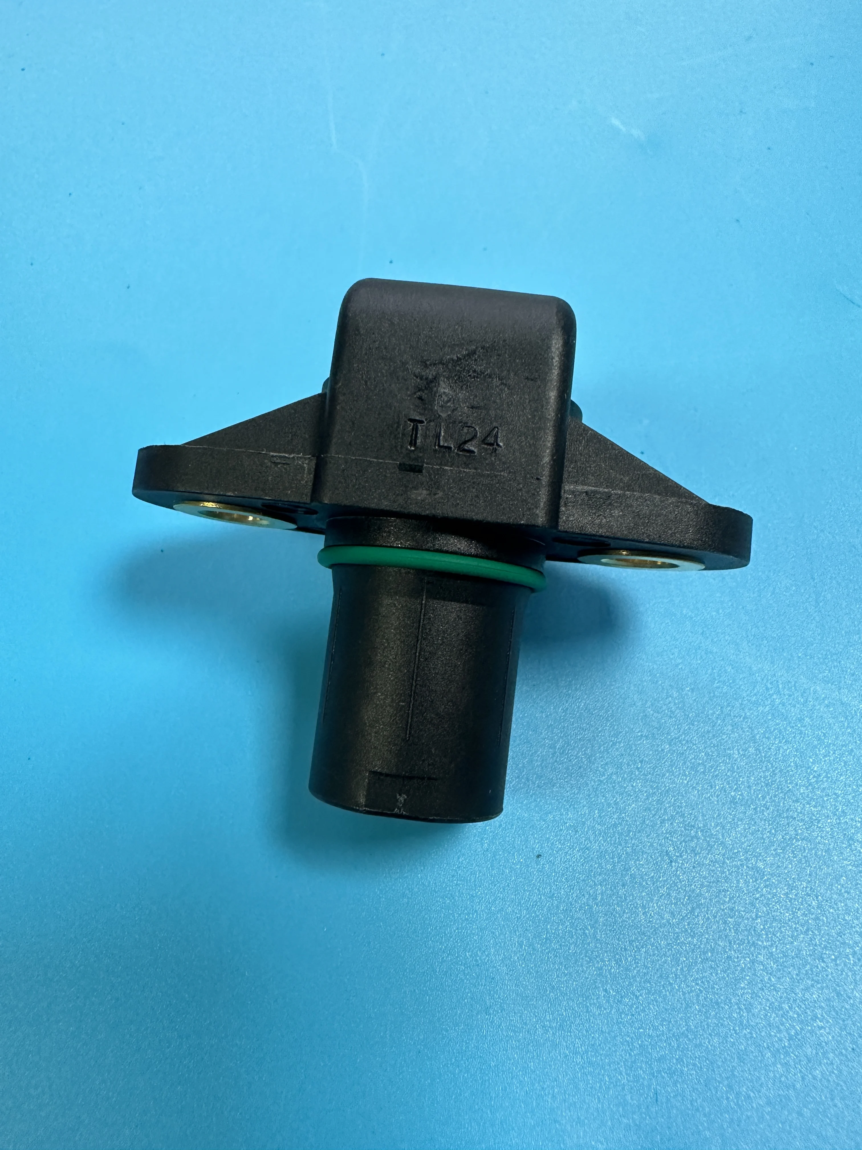 Camshaft Position Sensor Assy  1611533228 For Ssangyong Actyon Kyron Rexton Actyon Sports Rodius/Stavic Korando MB100 Istana