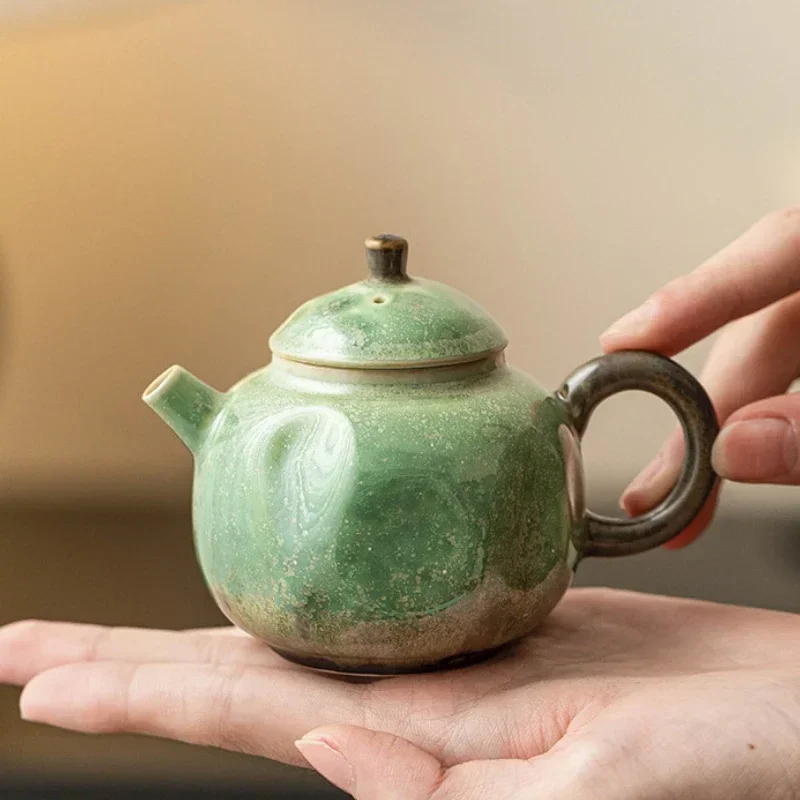 Tetera de cerámica verde con cambios de horno, hervidor de té con infusión, olla individual con filtro, utensilios para preparar té de la tarde