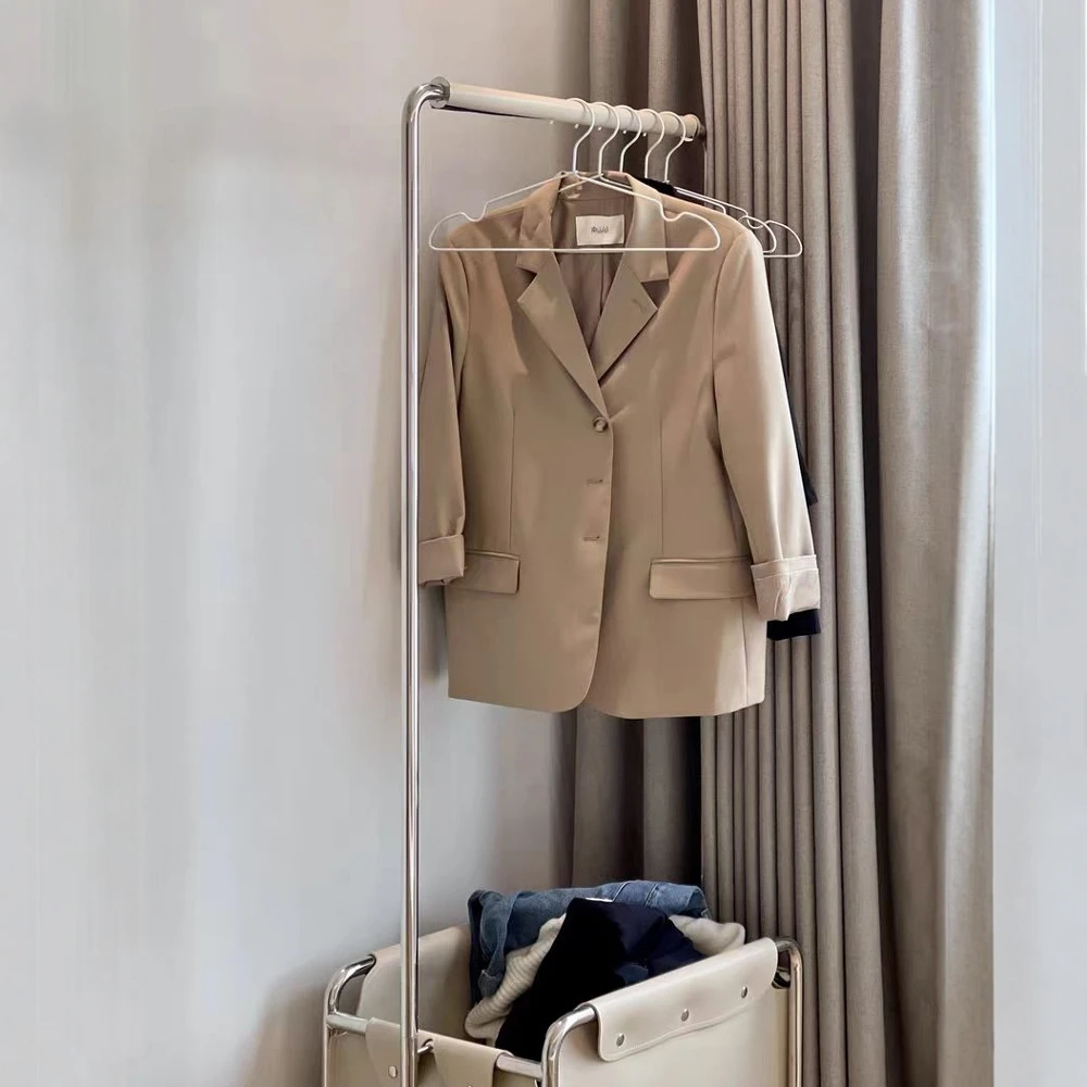 Light luxury coat rack Hanging hanger Floor-to-ceiling retro overnight storage Dirty clothes basket leather Bedroom removable