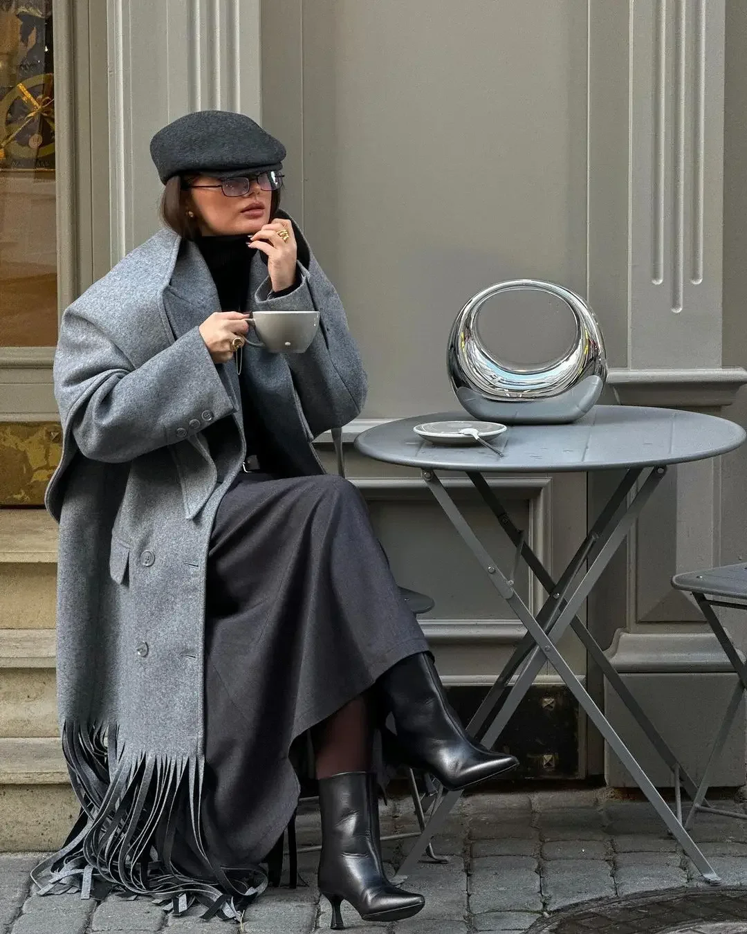 Modischer grauer Wollmantel mit Quasten für Damen, lässiger Revers-Mantel mit langen Ärmeln, doppelreihig, mit Taschen, lockerer langer Mantel, Damen-Outwear für den Alltag. – Detail 15