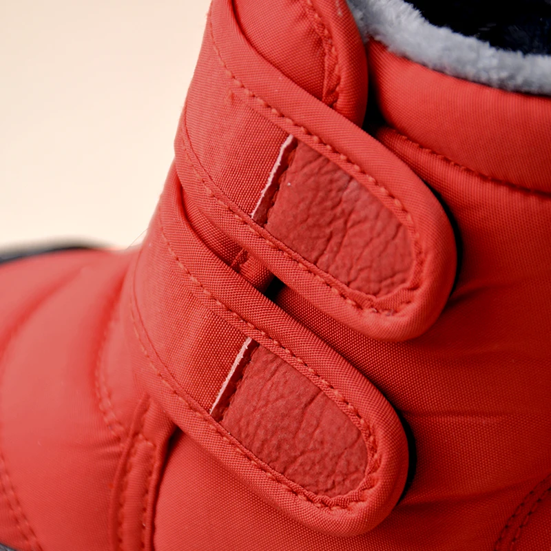 Capodanno bambini piccoli rosso chiaro doppi elementi di fissaggio all\'aperto impermeabile antiscivolo stivaletti bambini peluche scarpe invernali