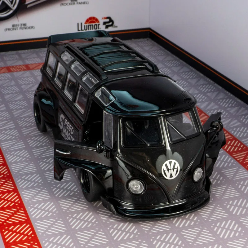 1:32 Simulación Volkswagen T1 retro furgoneta aleación modelo coche adornos tirar hacia atrás la puerta del juguete puede abrir un regalo para un niño.