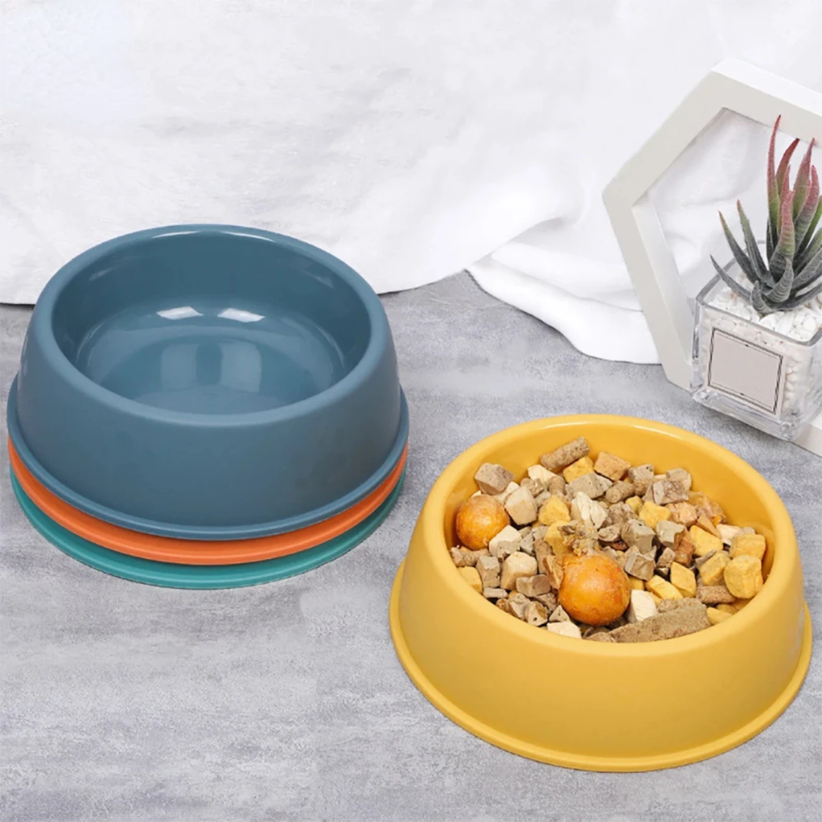 

High Quality Solid Color Pet Bowls Candy-Colored Lightweight Plastic Single Bowl Small Dog Cat Pet Bowl Pet Feeding Water Tools