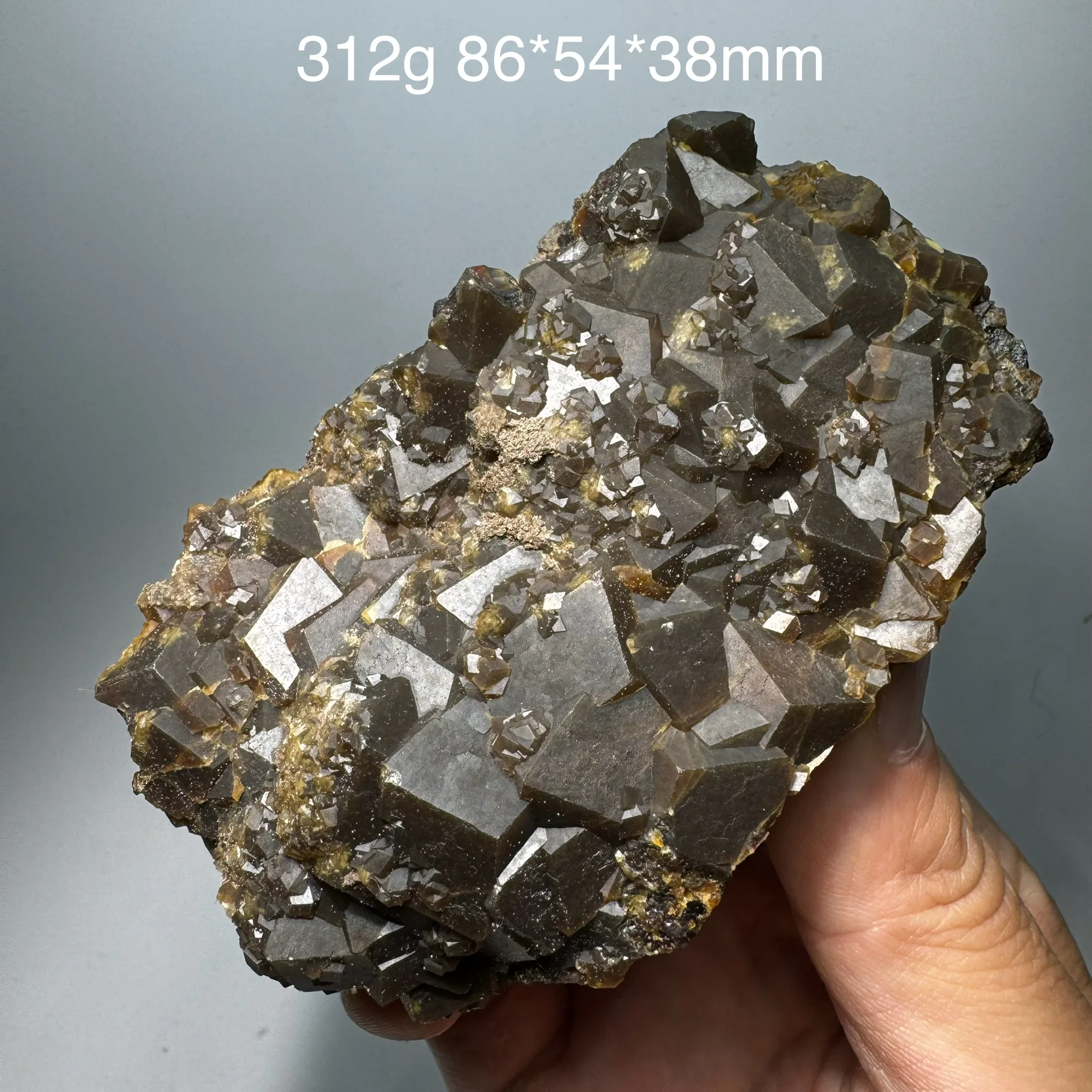 312g Natural Inner Mongolia Grossular Garnet Mineral Specimen Home Decor Healing Stone