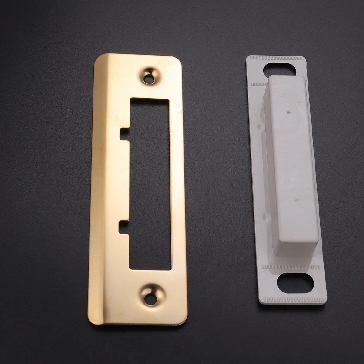 

Stainless Steel Door Lock Plate Creative Useful Door Guide Door Frame Door Lock for Home with Two Screws (Yellow)
