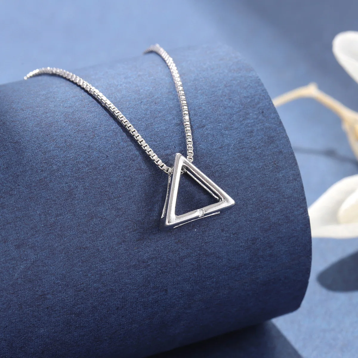 New Fashion Simple Triangle 925 Sterling Silver Jewelry Personality Geometric Single Crystal Clavicle Chain Necklaces  XL010