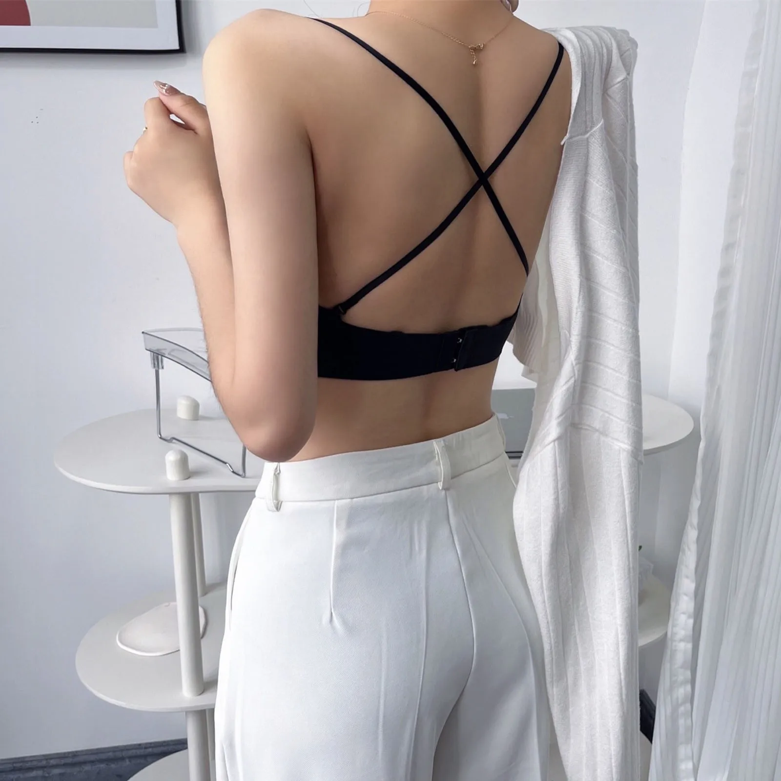 

Sexy Beauty Low Back Invisible Bra Wire U Shaped Backless Push Up Bra Convertible Spaghetti Strap Seamless Gathered Bralette Bra