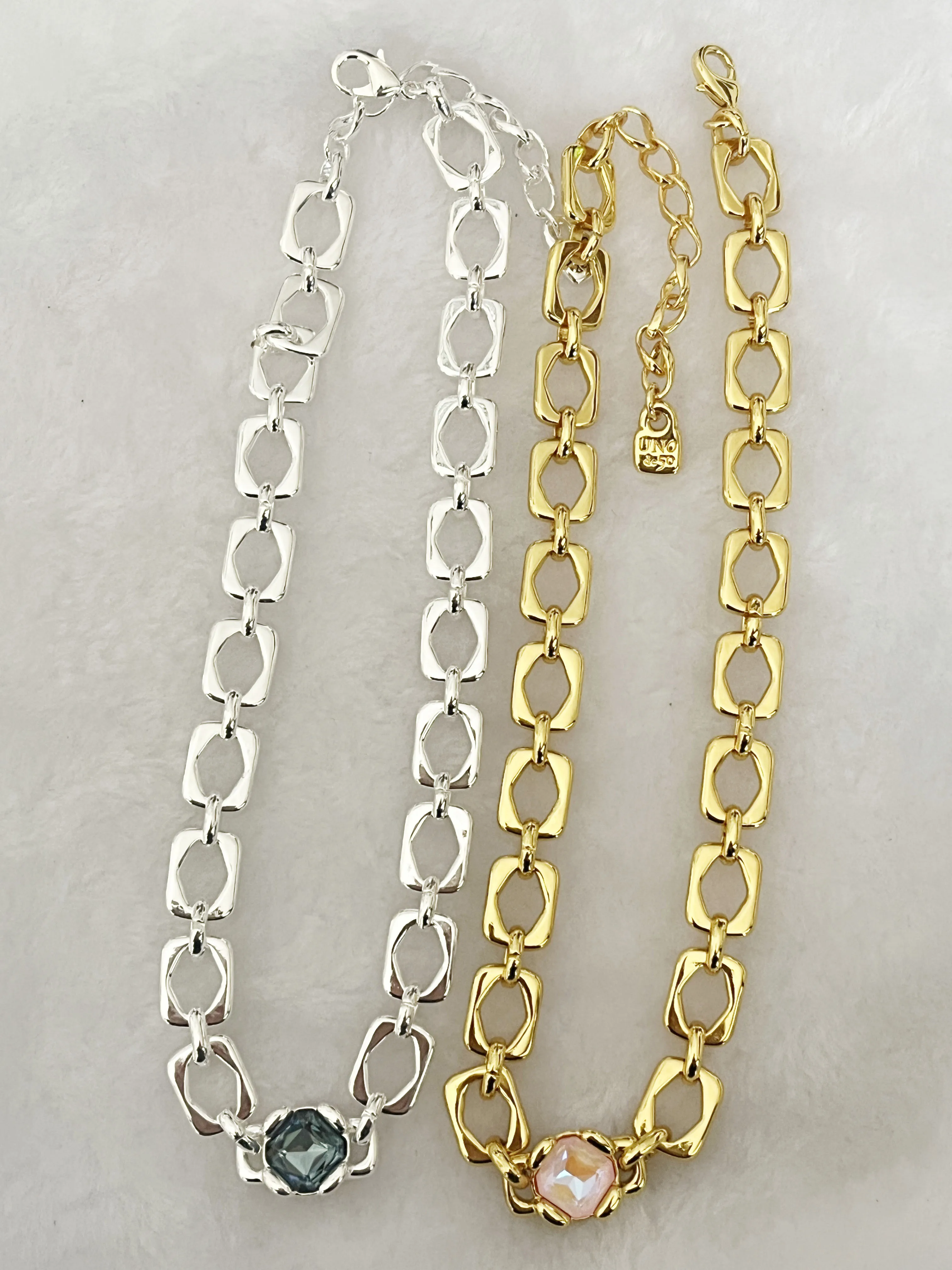 New UNOde50 Trendy Necklace - Stay Fashionable and Fabulous with this Sparkling Accessory - Perfect for All Ages