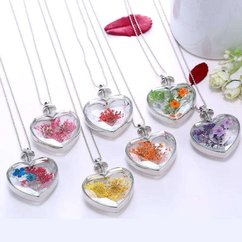 

Korean-Style Pendant Heart-Shaped Crystal Necklace with Various Dried Flowers Birthday & Holiday Gift Jewelry