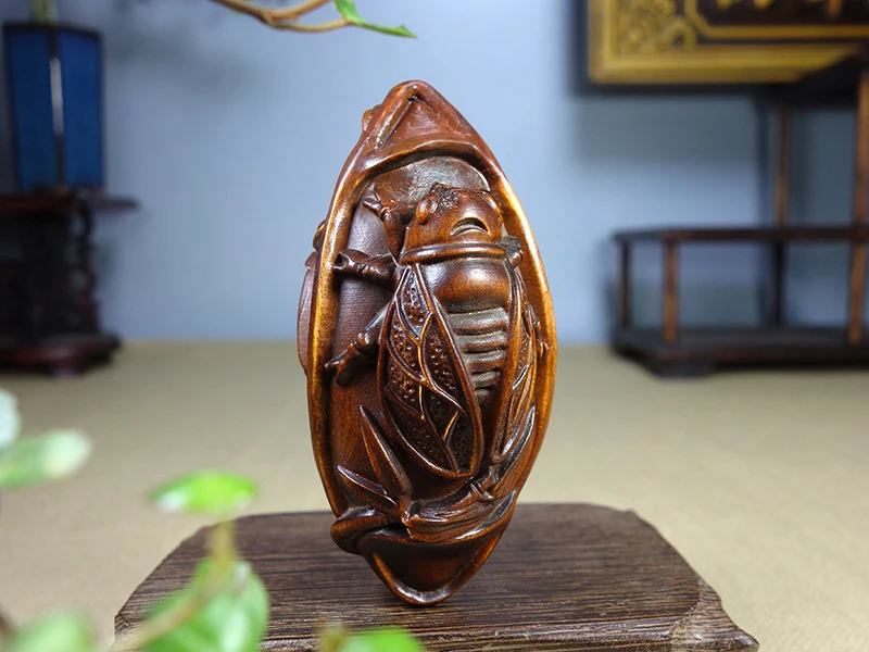 

Chinese retro boxwood wood carving seiko carved cicada pendant a stunning necklace