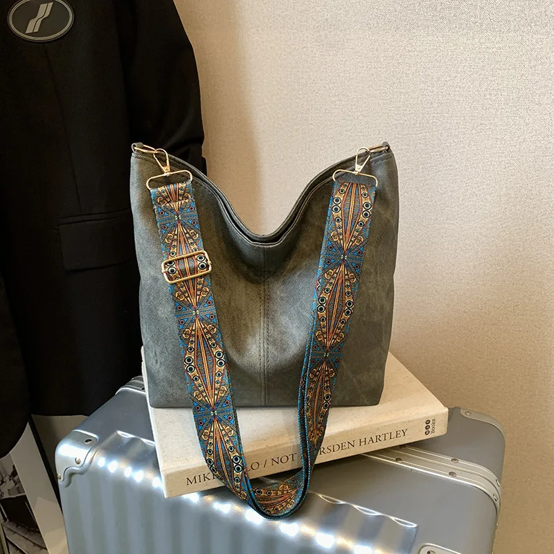 

​ ​ Мягкая структурированная сумка-хобо из нержавеющей стали 2025 года, женская сумка через плечо с многосторонней верхней ручкой, вместительная трансформируемая сумка через плечо