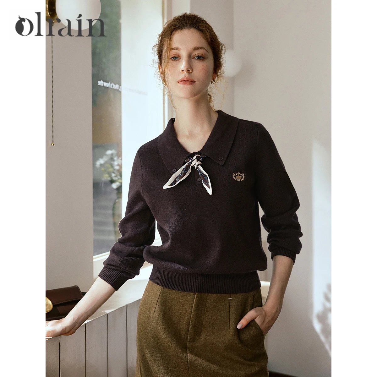 

OLrain Women Elegant Sweaters Polo Collar Commute Sweater Autumn 2025 New Solid Silk Scarf Sweater Female Clothing O57QM001193