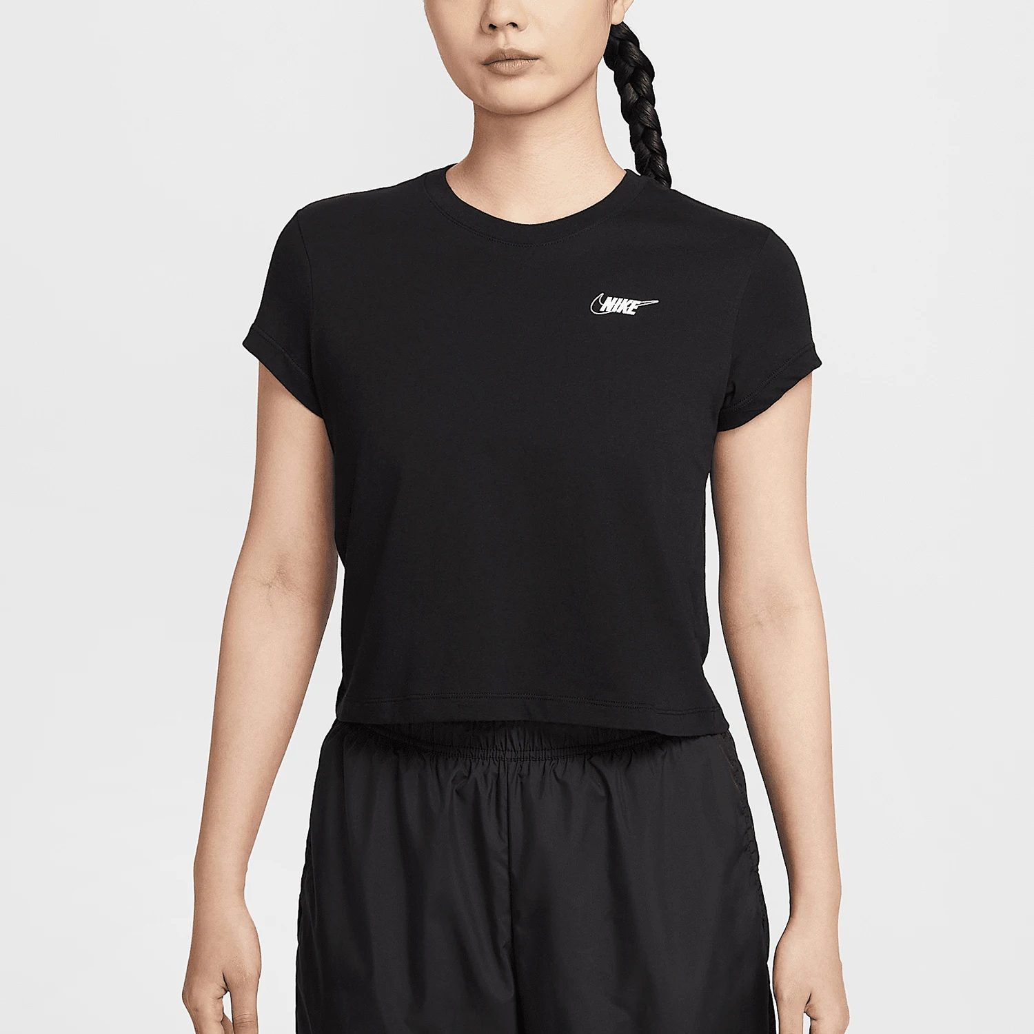 

Оригинальная женская укороченная футболка с принтом Nike Sportswear Club HF9457-010