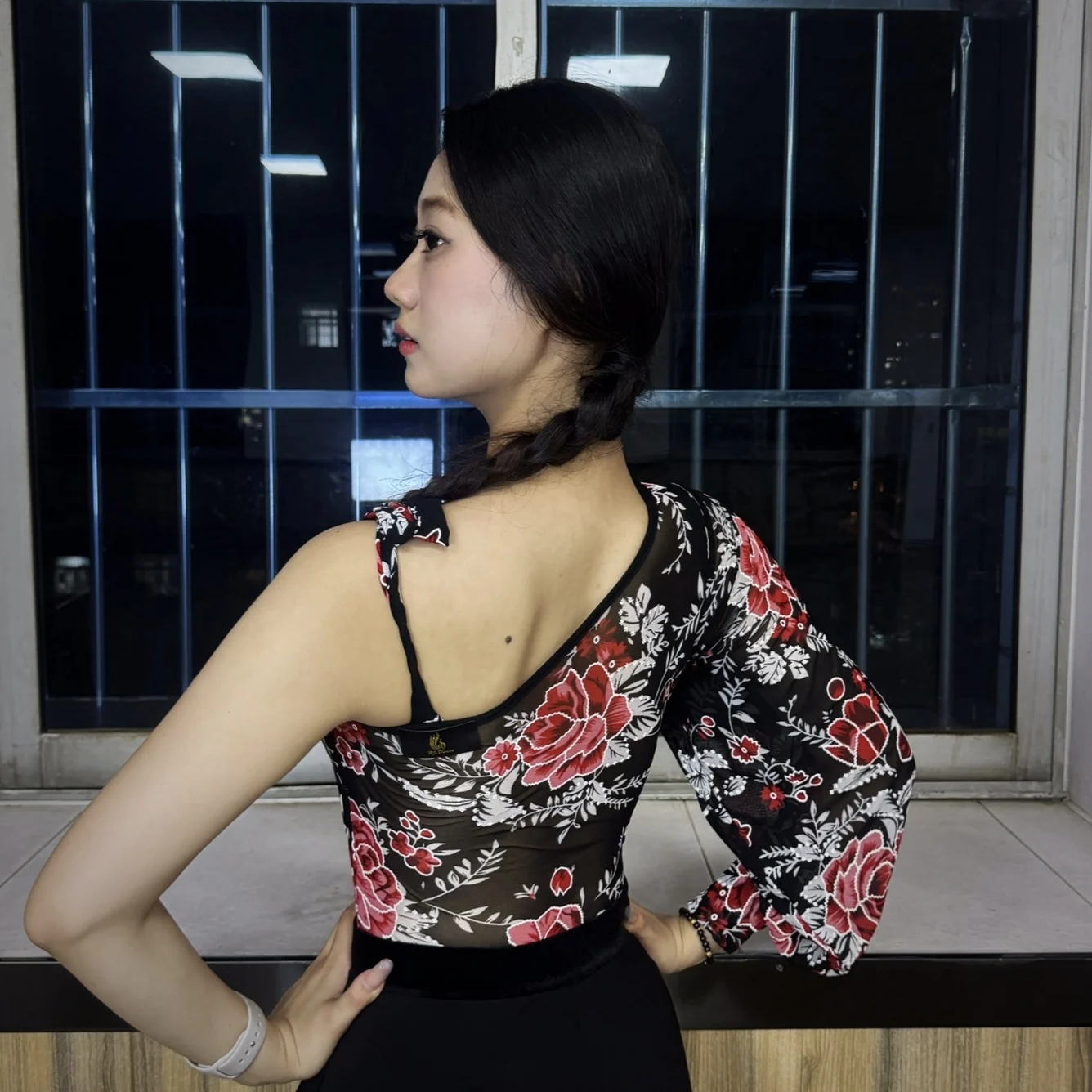 قطع علوية للرقص اللاتيني مطبوعة بالزهور ملابس رقص نسائية بأكمام طويلة ملابس رقص للكبار ملابس ممارسة الرقص اللاتينية DNV25285