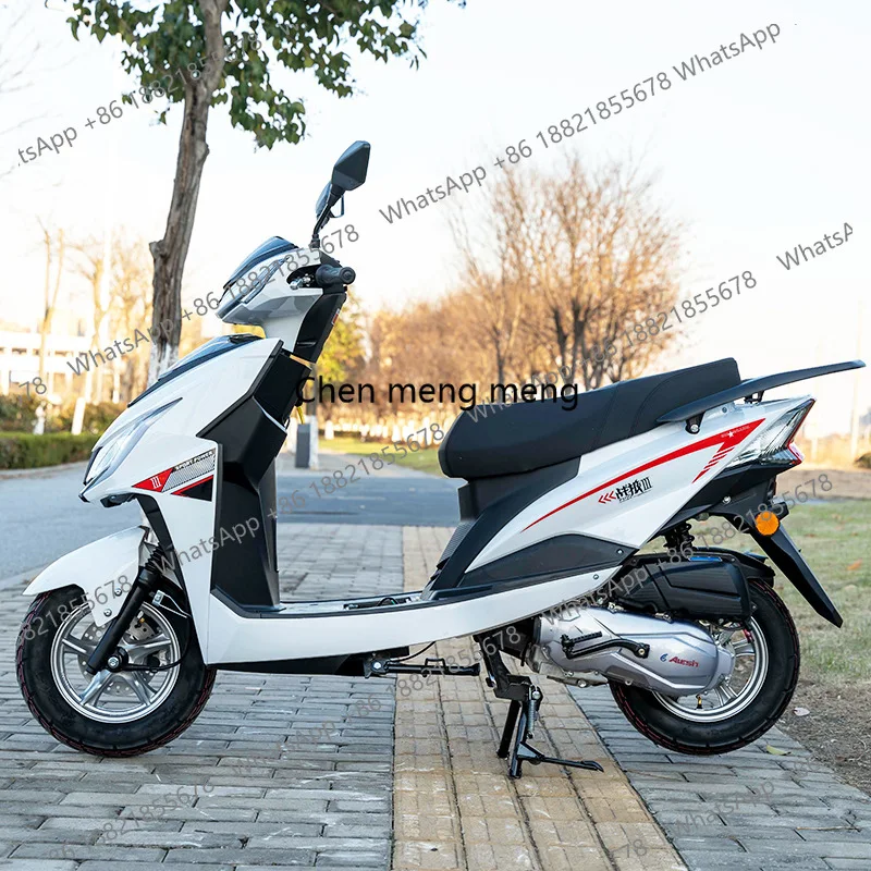 Adult two-wheeled scooter high-speed fuel-efficient adult commuter scooter