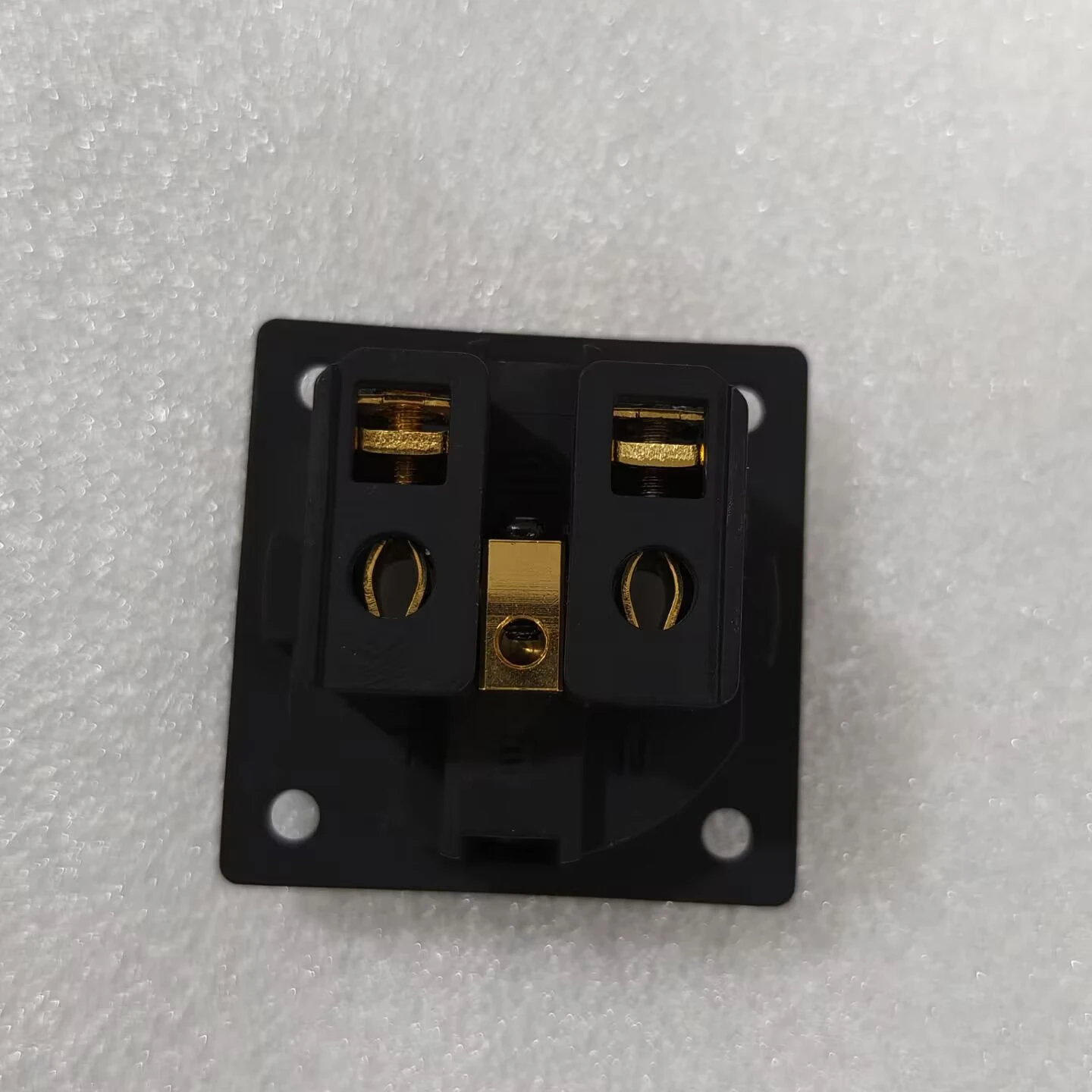 EU-Schuko-Steckdose NCF FI-E30 AC 250 V 16 A EU 2-polige IEC-Eingangsleistung Uitimate Schuko-Chassis-Buchse plattiert Neutralkupfer – Detail 7