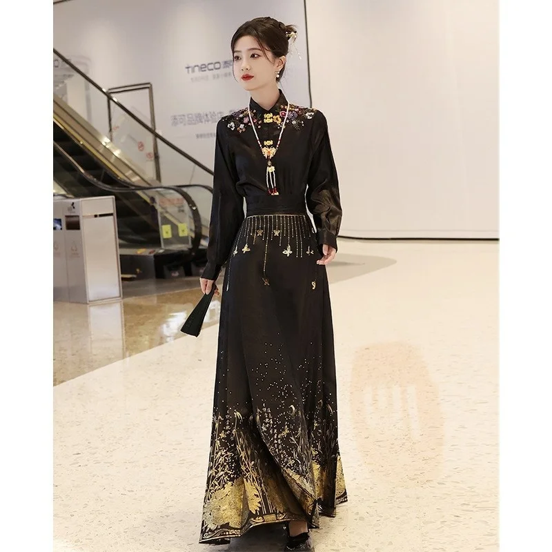 

The new Chinese-style black dress can be worn in daily life as a two-piece set of traditional Chinese costume top and skirt
