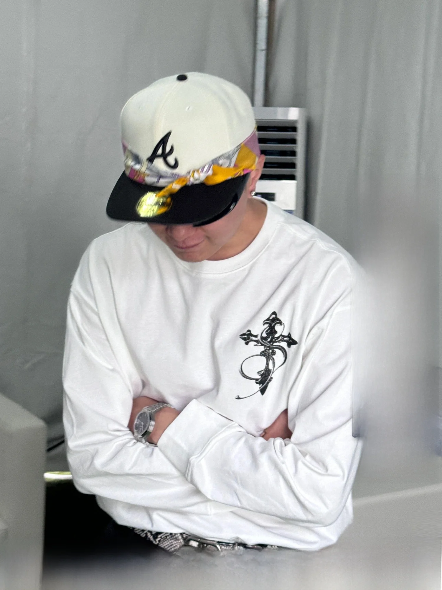 STK SmallTownKid Black White Cross Long Sleeve T-Shirt Base Layer American Retro Style Loose Fit Youth Fashion Spring Autumn
