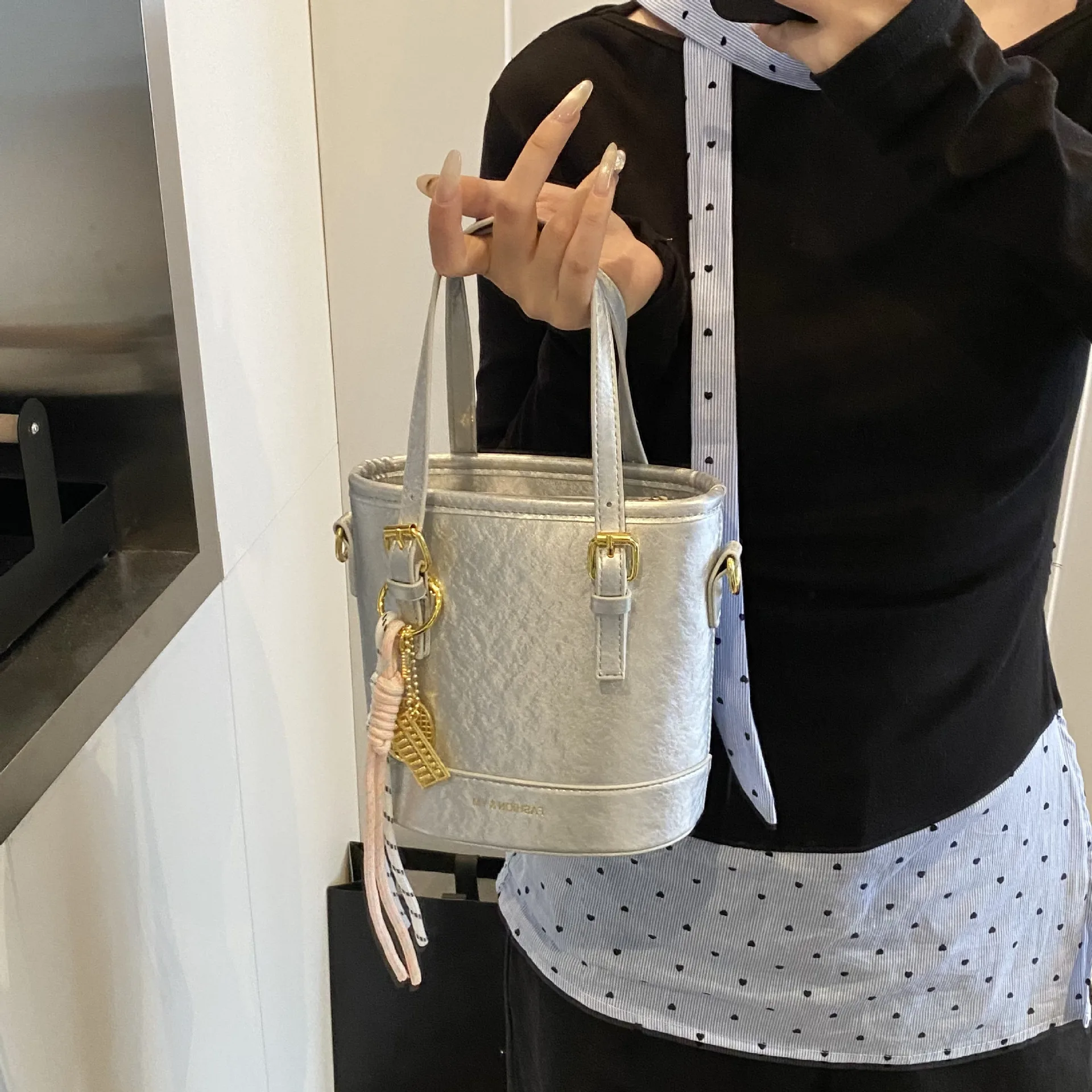 Luxuriös – koreanische Einkaufstasche der Klassen 2025, inspiriert, handgehalten, für Damen – elegant, minimalistisch und trendig