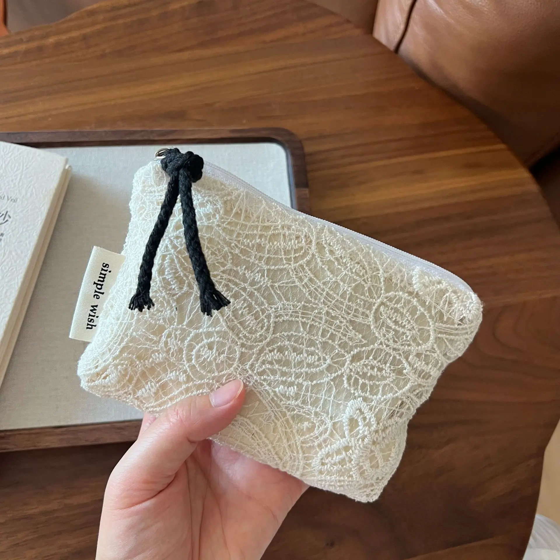 Retro Lace Embroidery Mini Makeup Bag Zipper Coin Purse Coins Wallet Small Cosmetics Organizer Sanitary Pad Pouch Card Holders