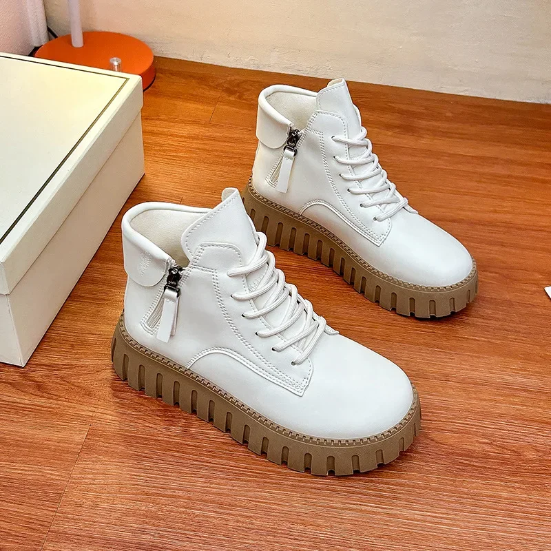 New Autumn and Winter Fashionable and Versatile White Shoes for Women High Top Casual Sneakers Trendy Thick Soled Martin Boots