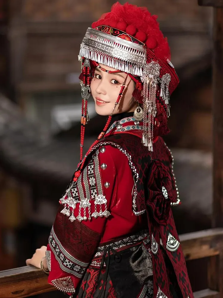 

Female classic red exotic ethnic dance performance costume Huayao bride's for photography