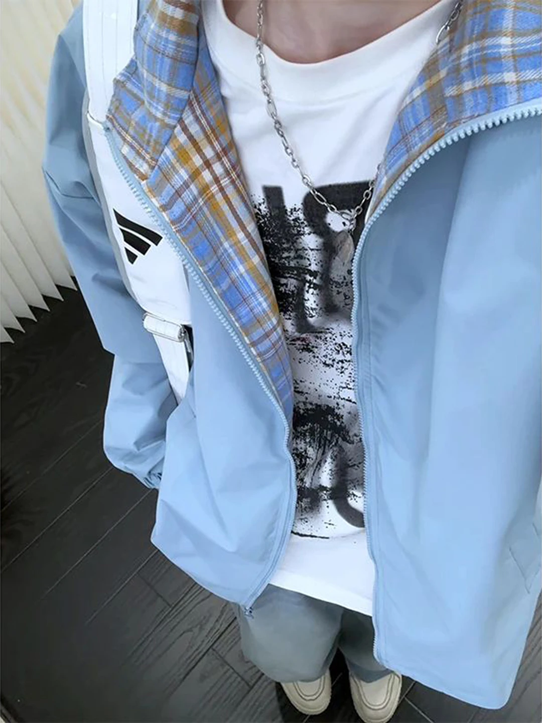 

Светло-голубая куртка в клетку с элементами пэчворка, дизайн для ранней осени, повседневный стиль, для пар, с воротником-стойкой, бейсбольная, из полиэстера и нейлона...