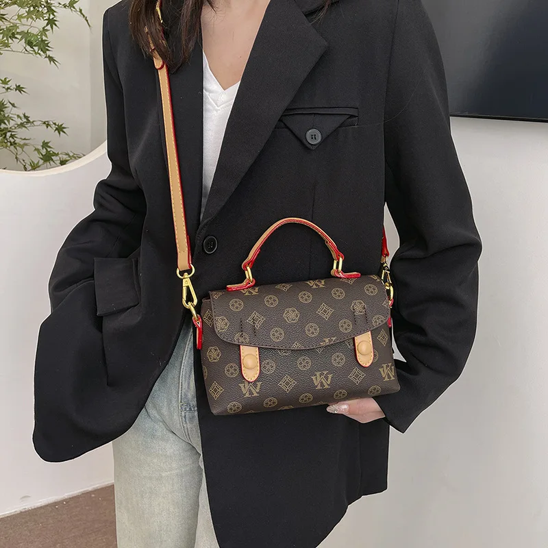 

2025 A/W Large Capacity Work Tote for Women, Spacious Leather Multi-way Shoulder Crossbody Bag, Commuter Purse for Office