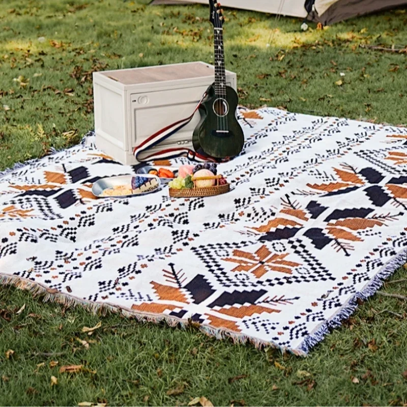 

Outdoor Camping Tribal Rugs Blankets Indian Picnic Blanket Boho Decorative Bed Blankets Plaid Sofa Mats Travel Rug Tassels Linen