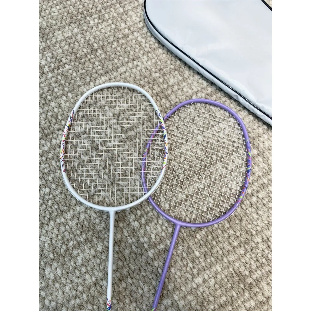 높은 강성 탄소 섬유 라켓 프레임 및 핸들 패션 배드민턴 라켓/하이 엔드 배드민턴 라켓! 초경량 및 내구성