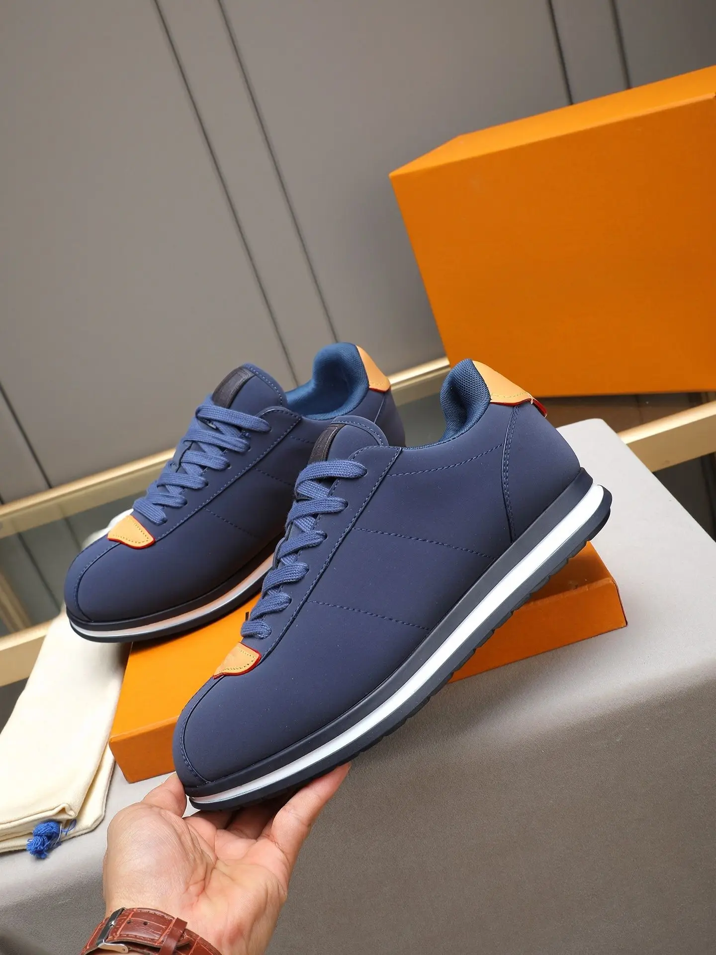 Curved Shoe Collar Unisex Skate Board Shoes PU Upper Lace Up Casual Sneakers Non Slip Flat Rubber Sole Lightweight Fashion Street Footwear Men Women Teen Outdoor Walking Shoes