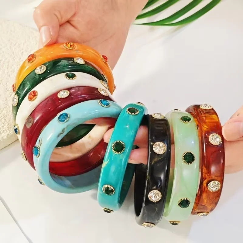 Vintage Rhinestone Resin Geometric Round Cuff Bangles for Women Fashion Acrylic Chunky Bangle Bracelets Party Jewelry Gifts