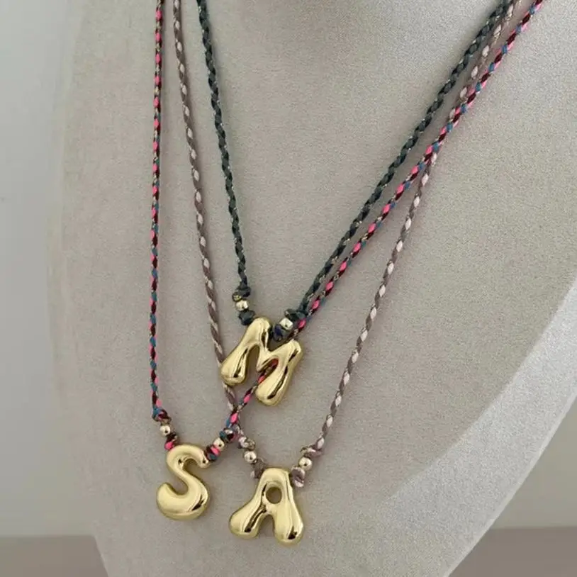 Cuerda colorida hecha a mano, collar de 26 letras, burbuja de acero inoxidable trenzada colorida, letra de A-Z gruesa, regalos de cumpleaños, joyería