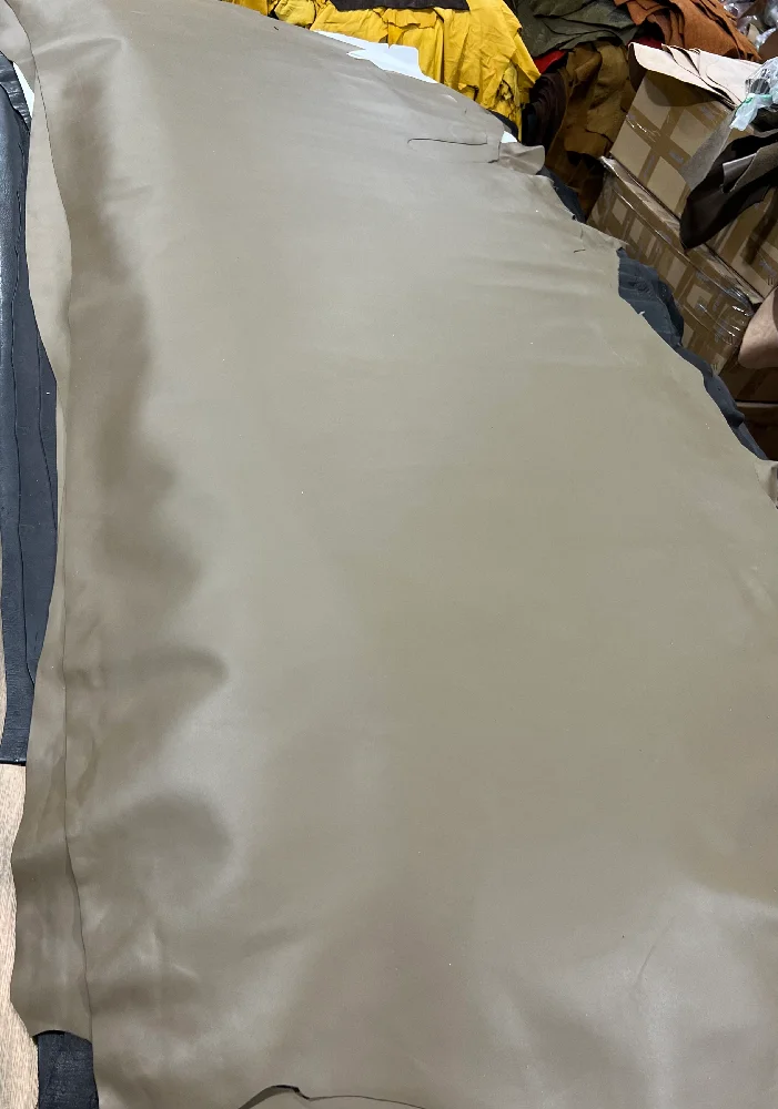 

Gray! Morandi Color! Italy Half-Top Layer Cowhide Thinkness 1.2mm Bag Material