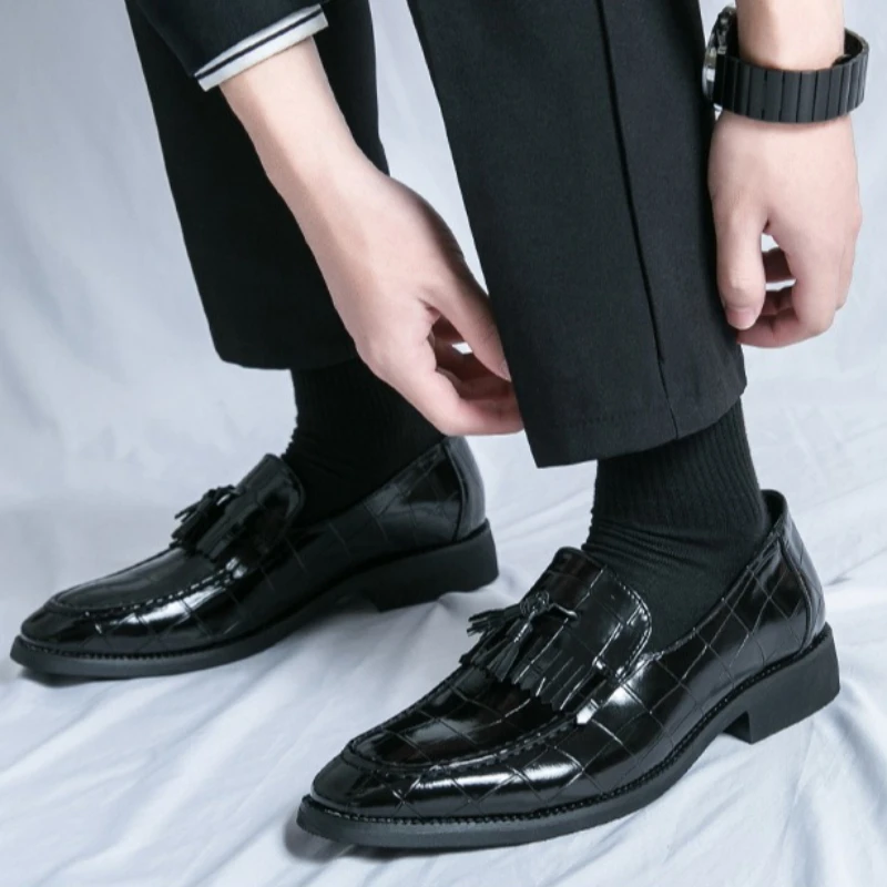 New Loafers for Men Tassels Red Sole Round Toe Slip-On Spring Autumn Men Dress Shoes Wedding  Size 38-48