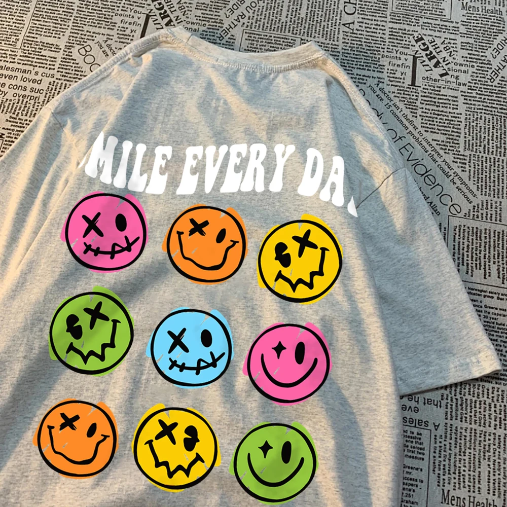 Smile Every Day 9 Different Colored Emoticons Men T-Shirt Hip Hop Oversize T Shirts Vintage Tops Cotton Crewneck T Shirts