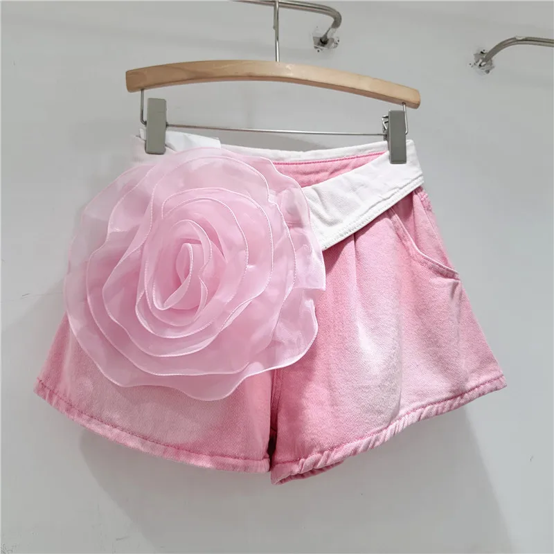 Design Contrast Color Flanging Denim Shorts Women 2024 Summer New Three-Dimensional Large Flower A- Line Loose Wide-Leg Shorts