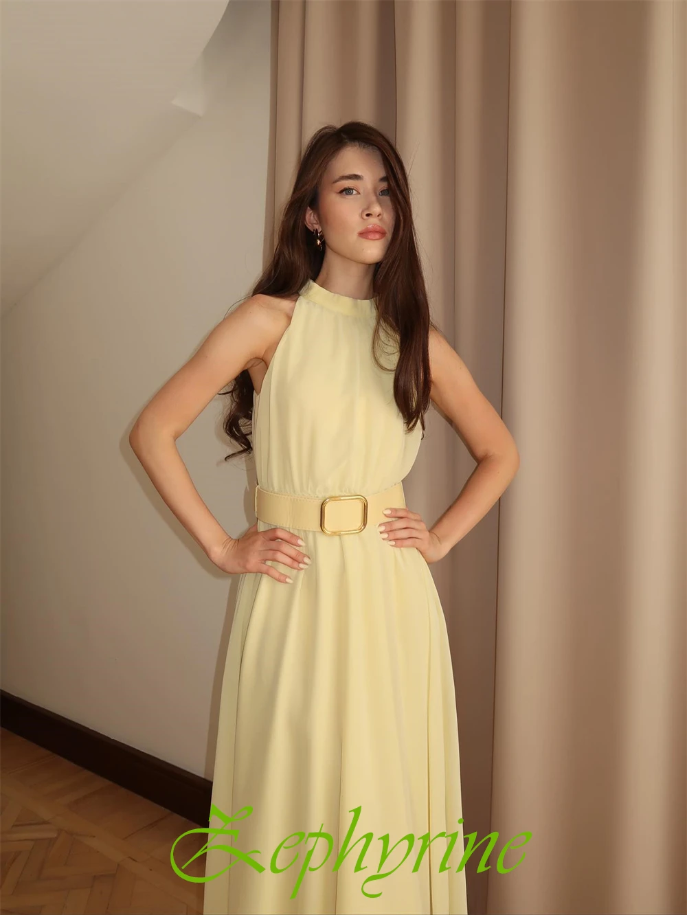 Gaun Malam Halter Sifon Mewah Kustom Gaun Prom Ikat Pinggang Elegan Gaun Acara Khusus Tanpa Lengan Kualitas Tinggi