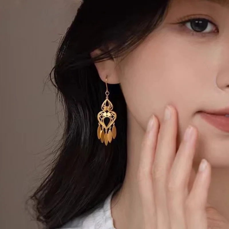 

South African Tin Yunnan Impression Earrings Chinese Ethnic Style Stud Earrings for Women Vietnamese Sand Temperament Earrings W