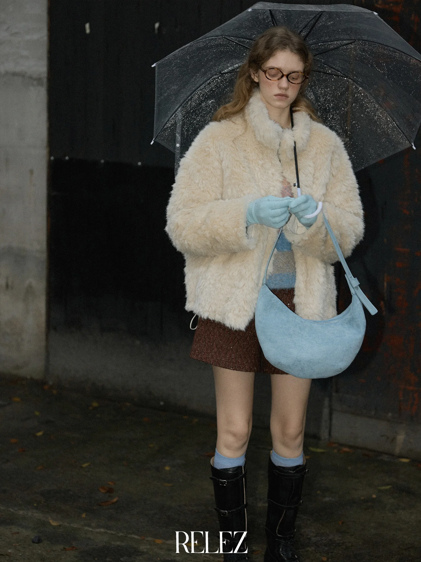 Casaco Casual Feminino de Couro e Pele Integrados, com Zíper, Manga Longa e Comprimento Curto, Estilo Lazer