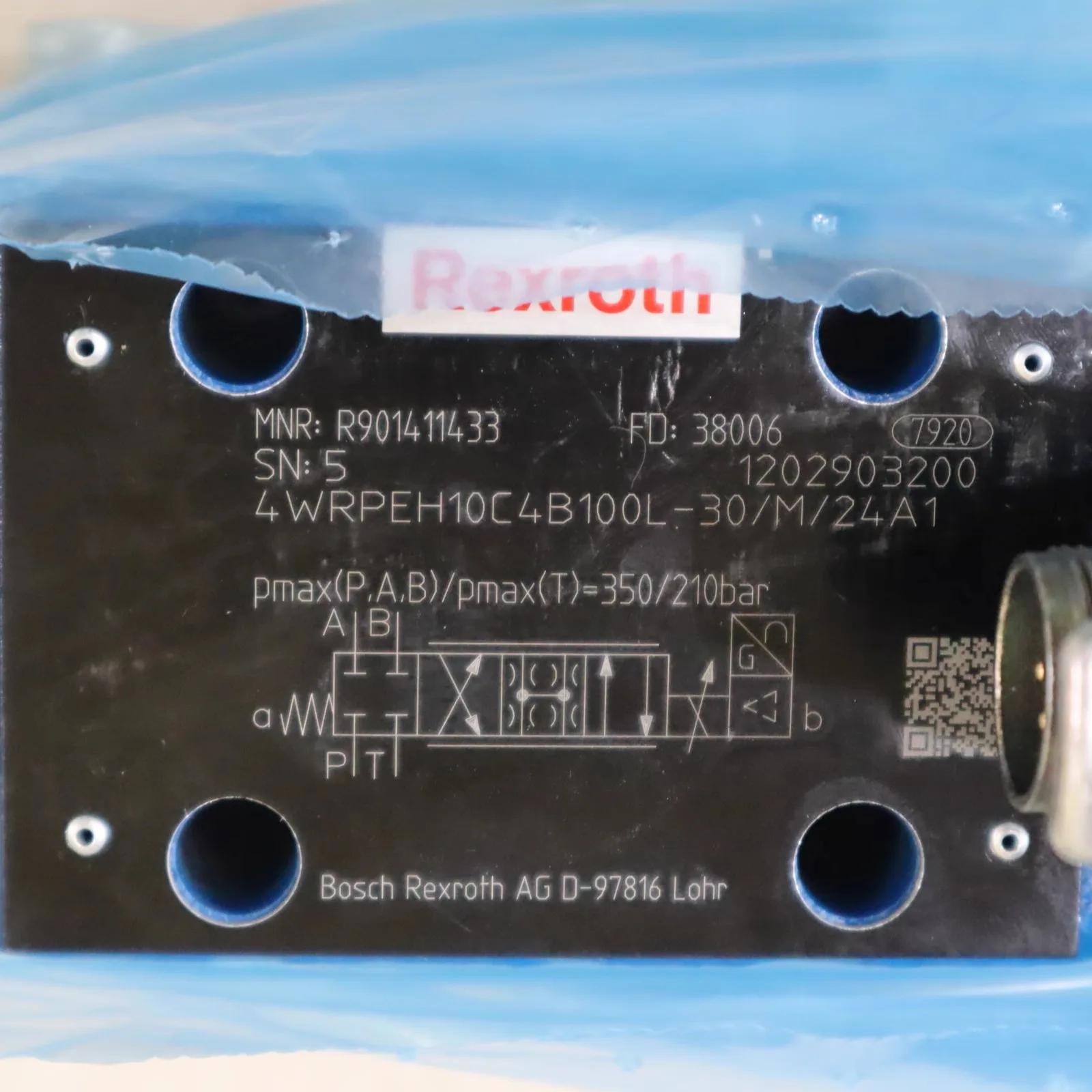 R901493886 4WRPEH10C3B100L-3X/M/24A1 Germany REXROTH Rexroth Proportional Valve