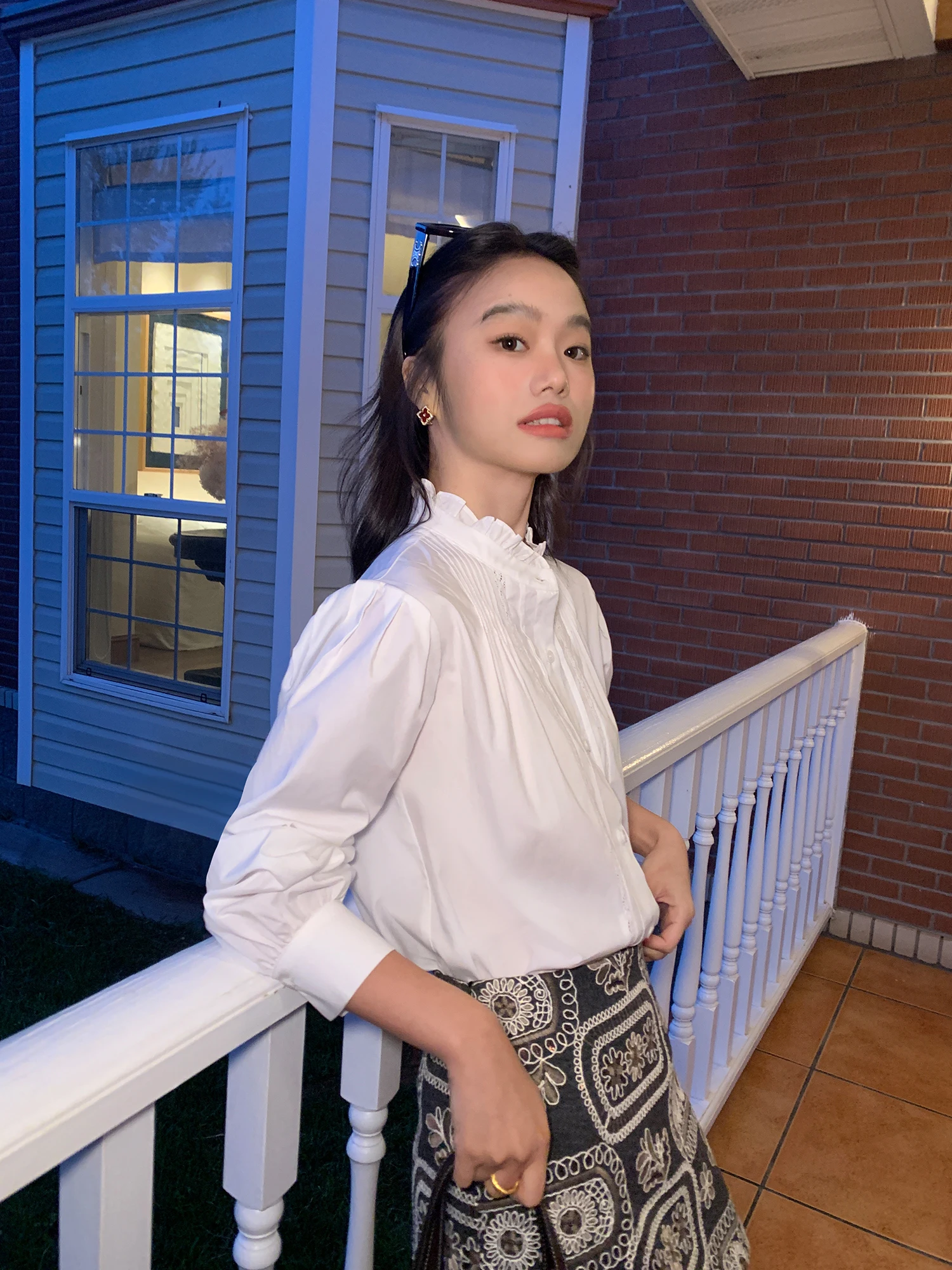 

Pusumede Aesthetic Structure Белый Деревянный Воротник Длинный Све Женский Свободный Фонарь Све irt Court Sle Хлопок Лиоцел