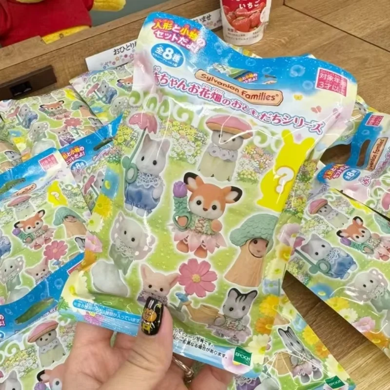 Sylvanian Families Scatola cieca originale Giardino Magico Torta Kawaii Vestire Baby Doll Figrues Ornamenti Famiglie Regali di giocattoli di Natale