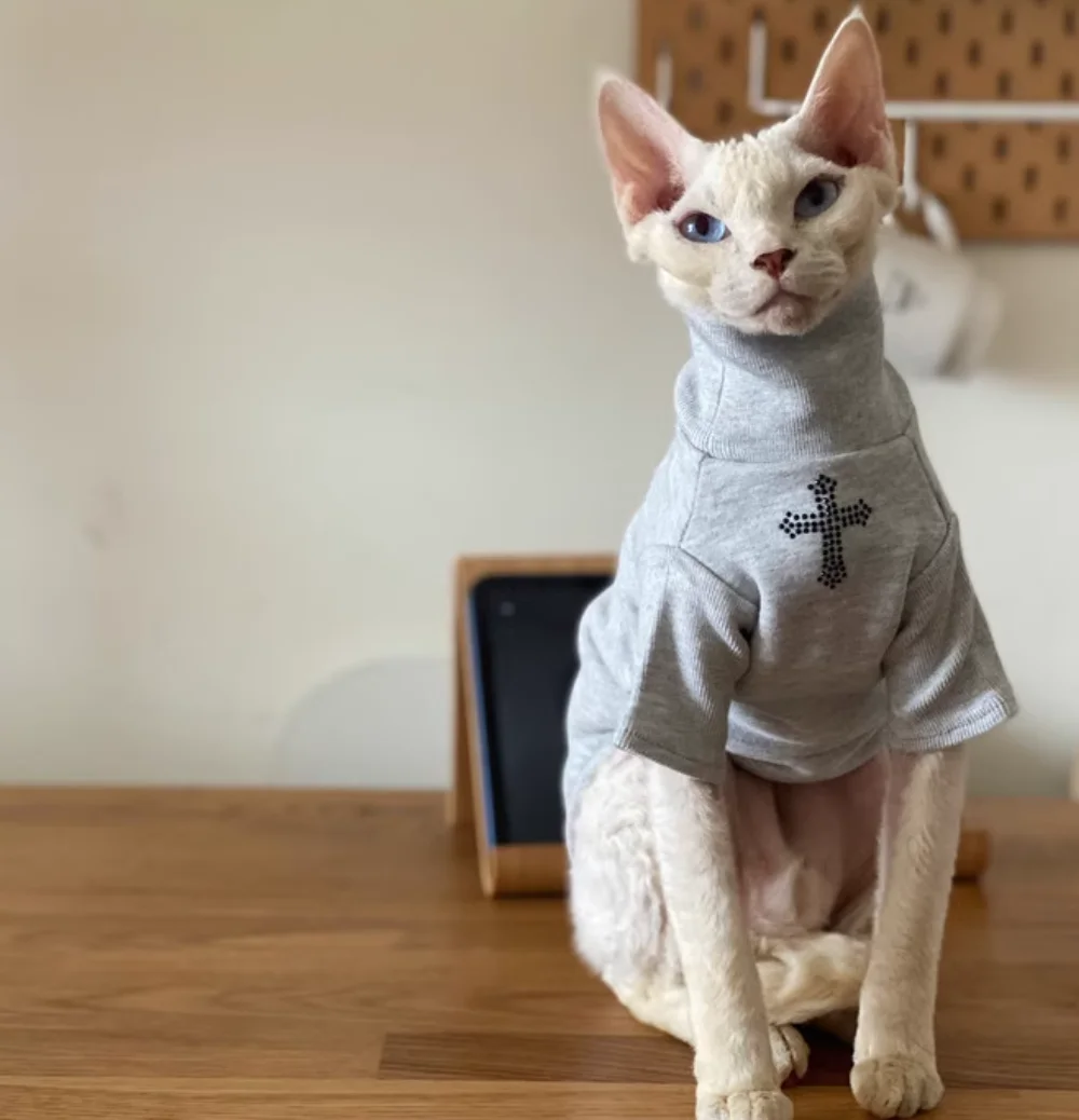 Pakaian Hewan Peliharaan Katun Lembut Dan Nyaman Dengan Desain Sulaman Silang Dalam Bahasa Jerman - Baju Pullover Kucing