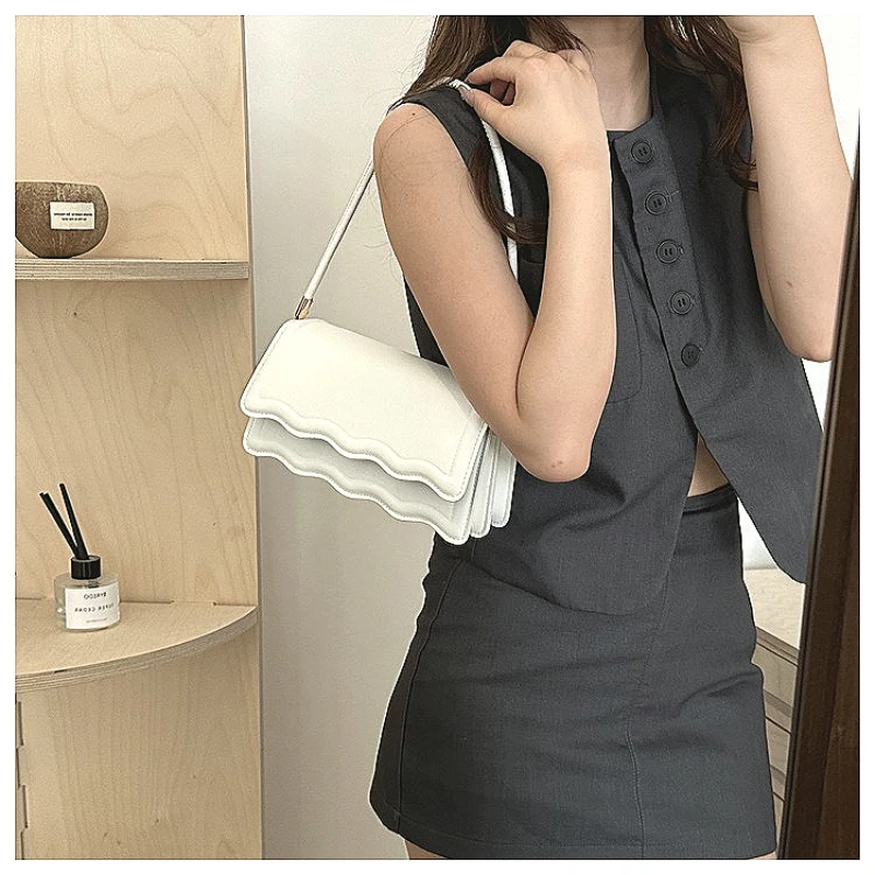 

2025 summer new tide fashion pure colour PU single shoulder colour beautiful foreign aesthetic simple lace underarm bag