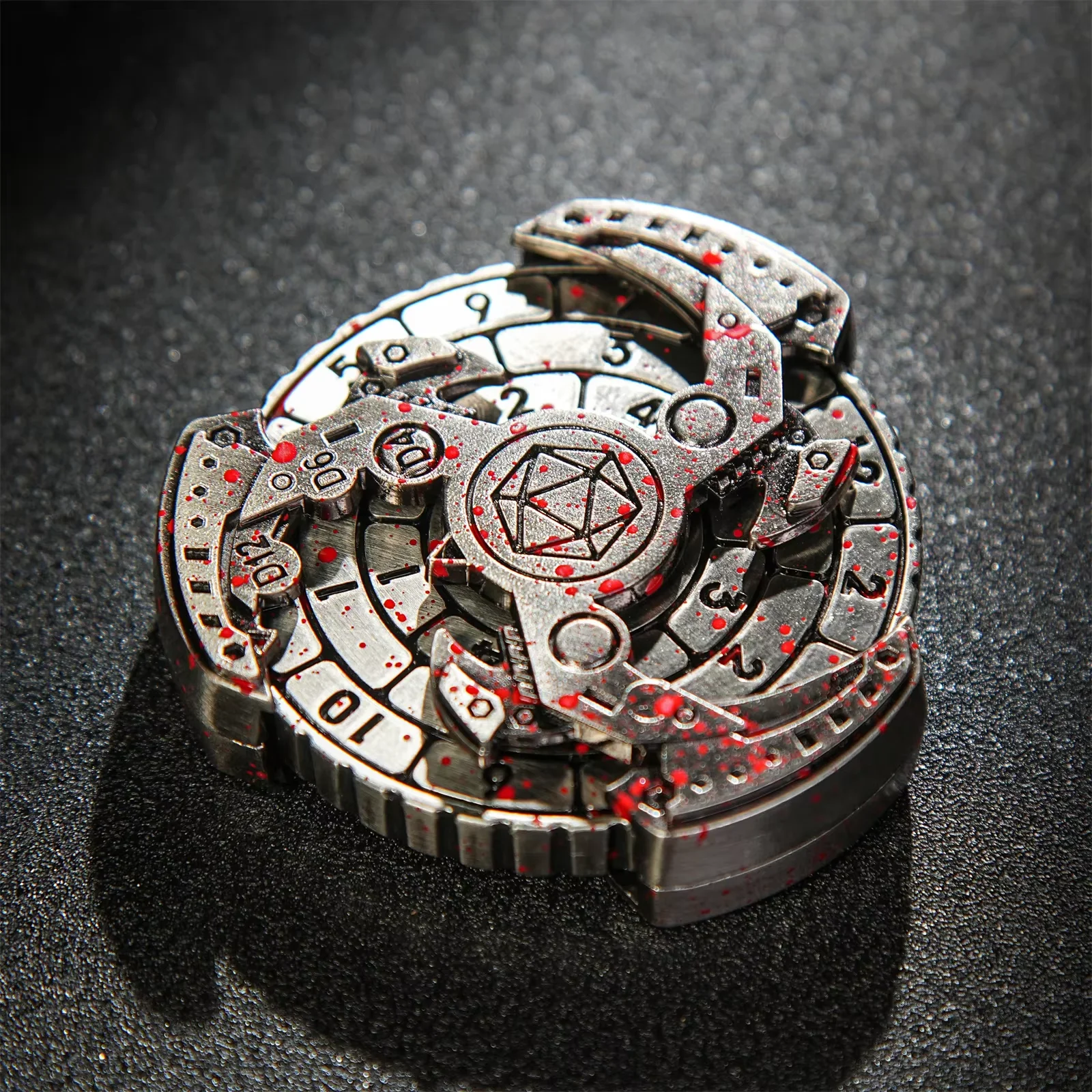 

DND Dice Blood StainMetal Machinery Fingertip Gyro Dice для настольной игры Spinner Dice for Dungeons and Dragons Dragon Compass Dice