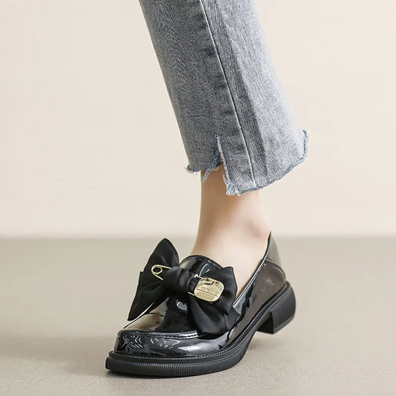 Women's Leather Shoes Ladies Casual Loafers British Style Bow Design Black Mid Platform Heels Women Work and Walk Wear Shoes