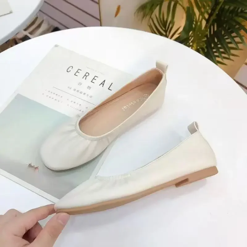 Korean Style Ladies Footwear Casual Women\'s Flat Shoes Round Toe Quick Delivery Young Elegant Dress Fashionable Slip On Sale Non